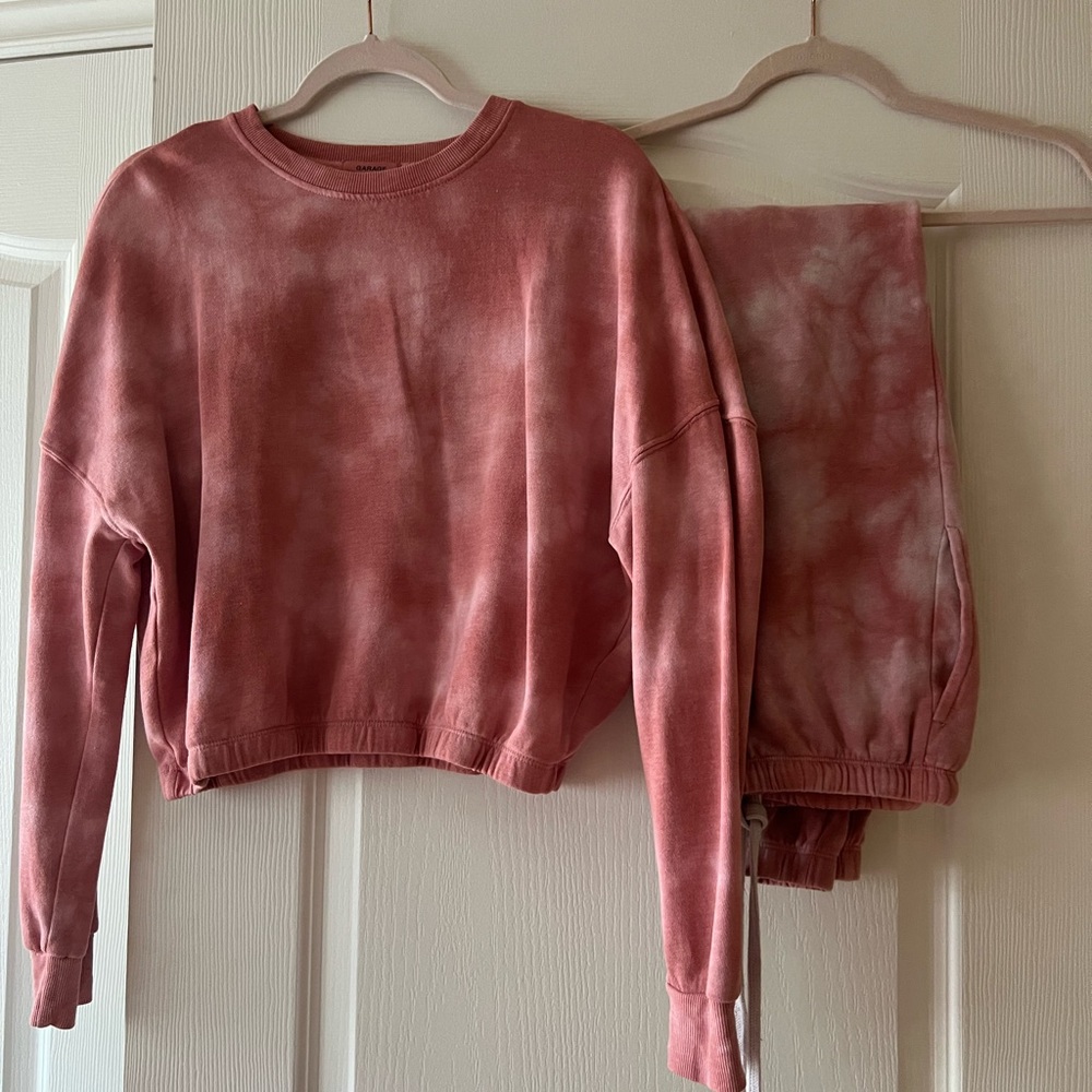 Pink Tye Dye Sweat set from GARAGE!